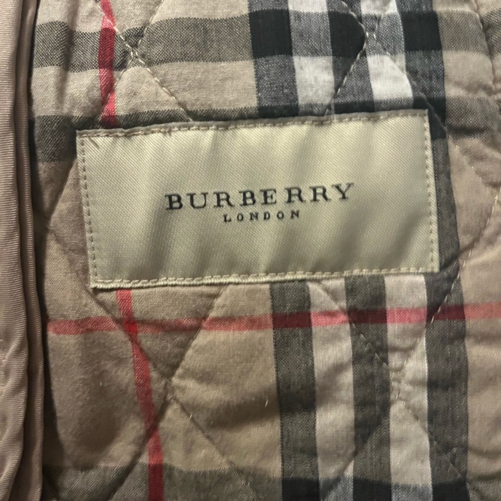 Burberry Lightweight Quilted Jacket - image 2